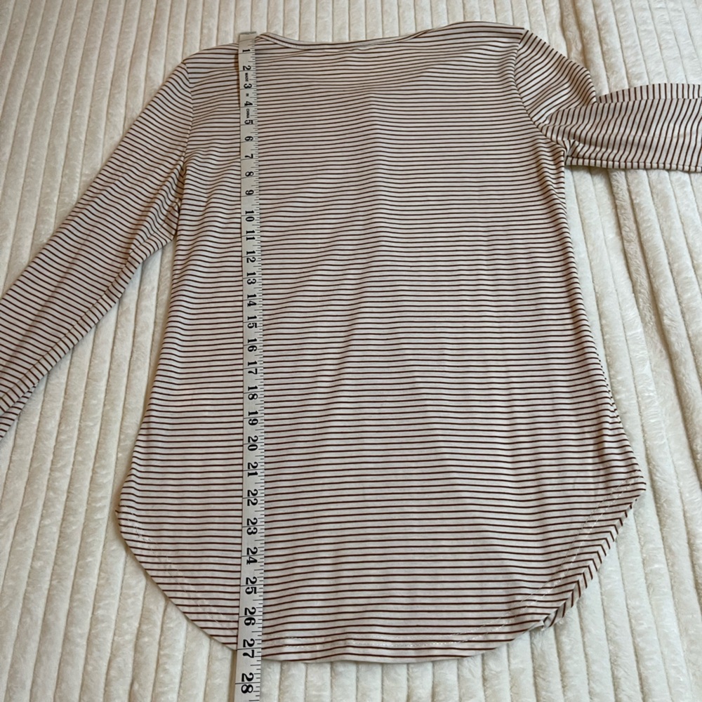 Boutique | Striped Women's Top | Lace Detail - Picture 13 of 13